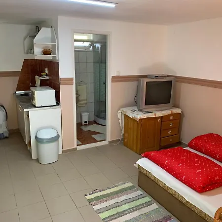 Tina Apartman Poroszlo Exterior photo
