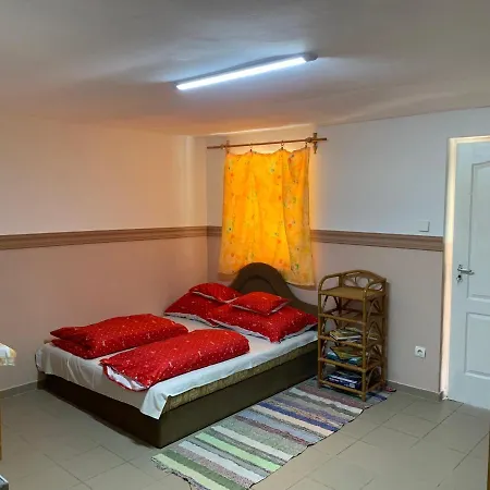 Tina Apartman Poroszlo Exterior photo
